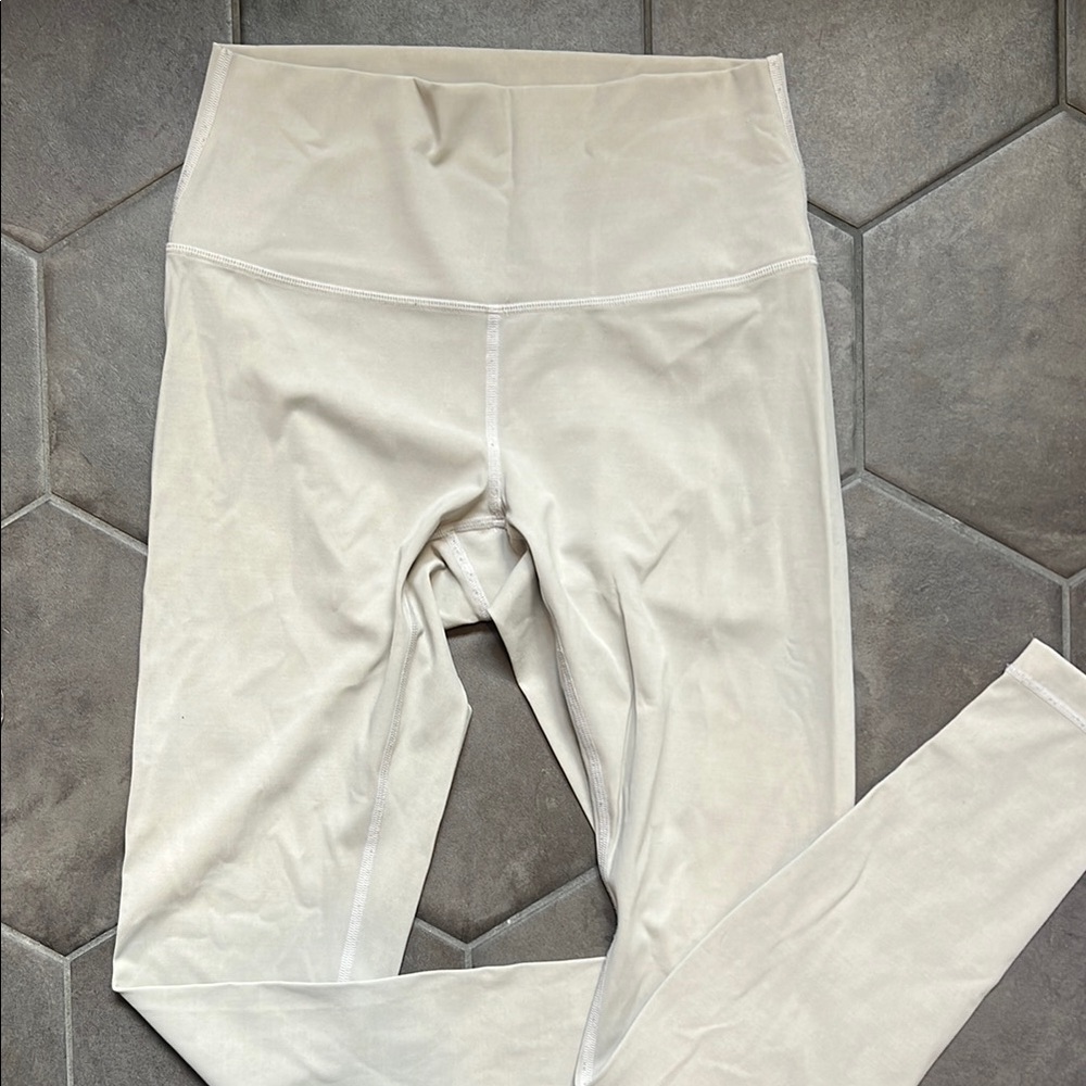 Cream lululemon leggings